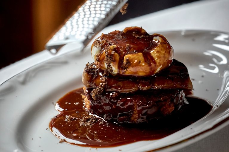 Huevo poché Rossini, receta centenaria